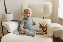 Load image into Gallery viewer, Ely&#39;s &amp; Co Velour Leaf Pattern Footie &amp; Bonnet - Blue