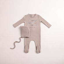 Load image into Gallery viewer, Bee and Dee Bib Collection Footie &amp; Bonnet - Coffee