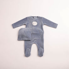 Load image into Gallery viewer, Bee and Dee Birdie Branch Velour Footie &amp; Beanie - Indigo