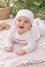 Load image into Gallery viewer, Maniere Bonjour Le Monde Footie &amp; Beanie - White/Red