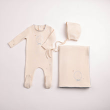 Load image into Gallery viewer, Bee and Dee Botanical Crest 3 Pc Set - Cream Boys