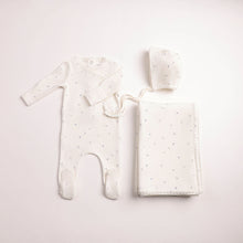 Load image into Gallery viewer, Bee and Dee Boutique Delicata Floral 3 Pc Set - Linen Boys