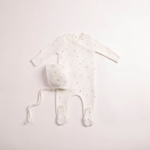 Load image into Gallery viewer, Bee and Dee Boutique Delicata Floral Footie &amp; Bonnet - Linen Girls