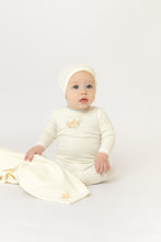 Load image into Gallery viewer, Bee and Dee Mail and Flowers 3 Pc Set - Chalk White Boys