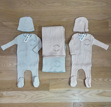Load image into Gallery viewer, Bee and Dee To The Moon 3 Pc Set - London Fog