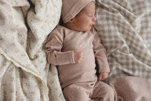 Load image into Gallery viewer, Lil Legs Take Me Home Footie &amp; Beanie - Dusty Pink